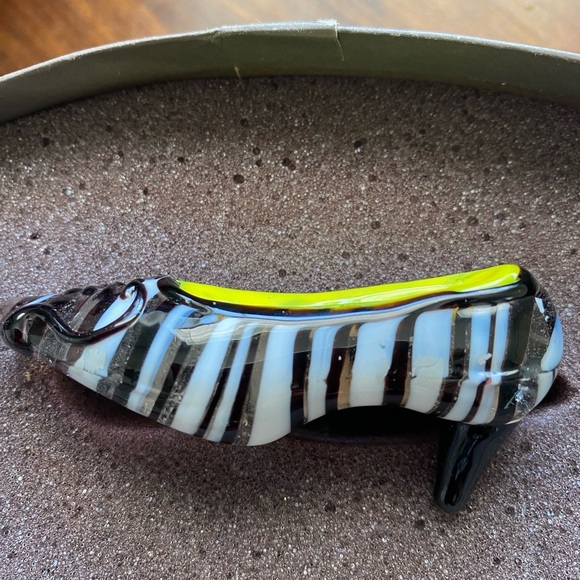 Fitz & Floyd retired Art Glass Manhattan Black and white shoe - Picture 3 of 7